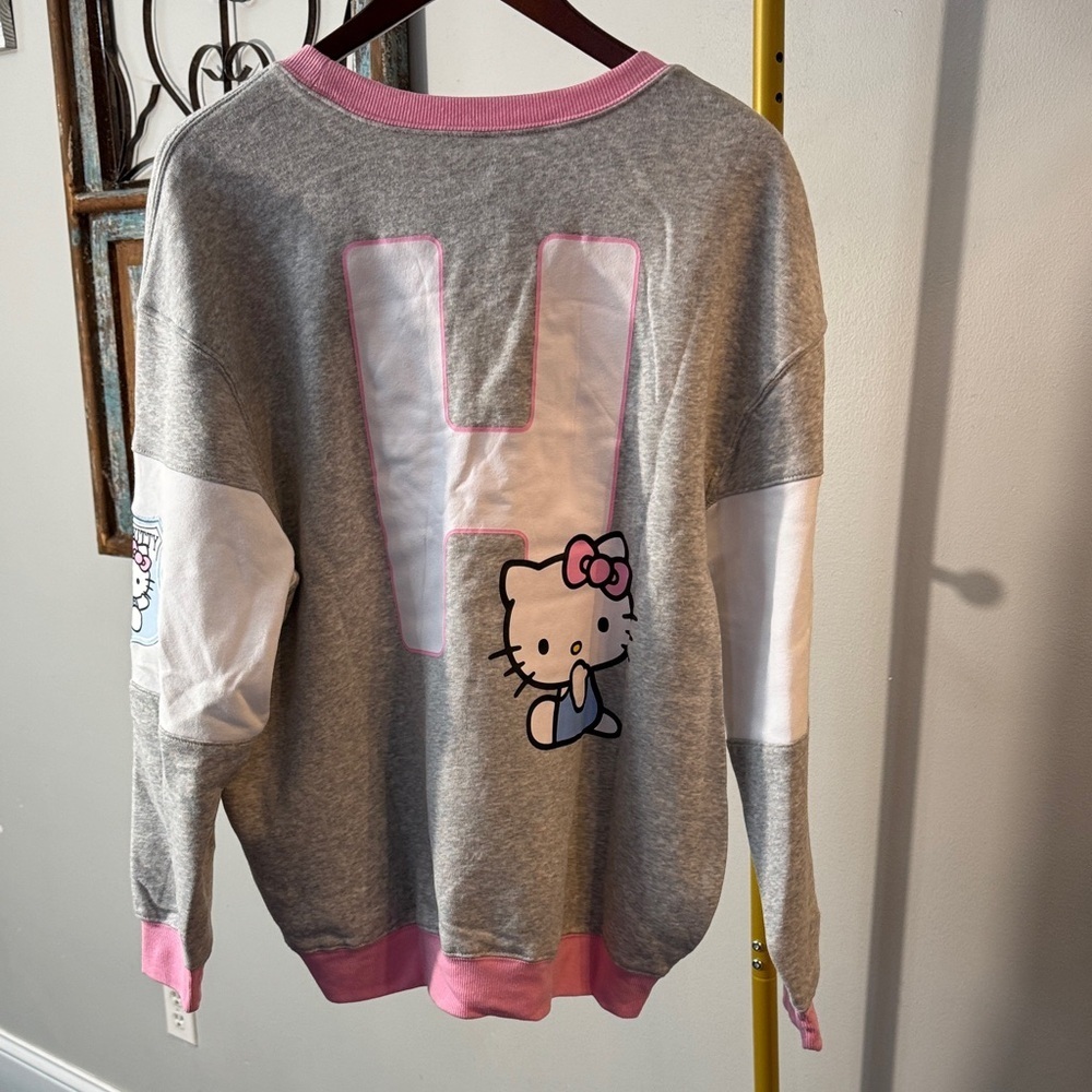 Hello Kitty Gray and Pink Crew Neck Sweatshirt NEW XL - Picture 6 of 12